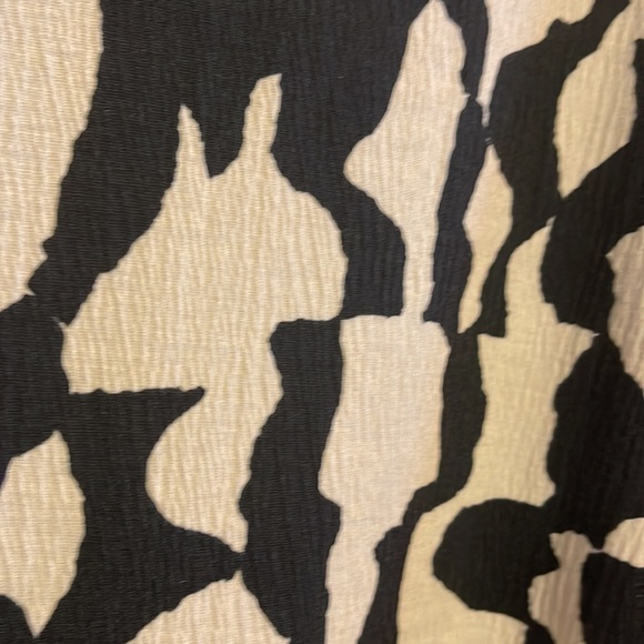 🙂5/$10 Ava & Viv Black Abstract Sweetheart Neck Tie Front Blouse 3X - Picture 6 of 8